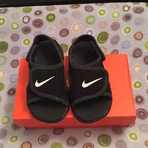 Nike velcro sandals